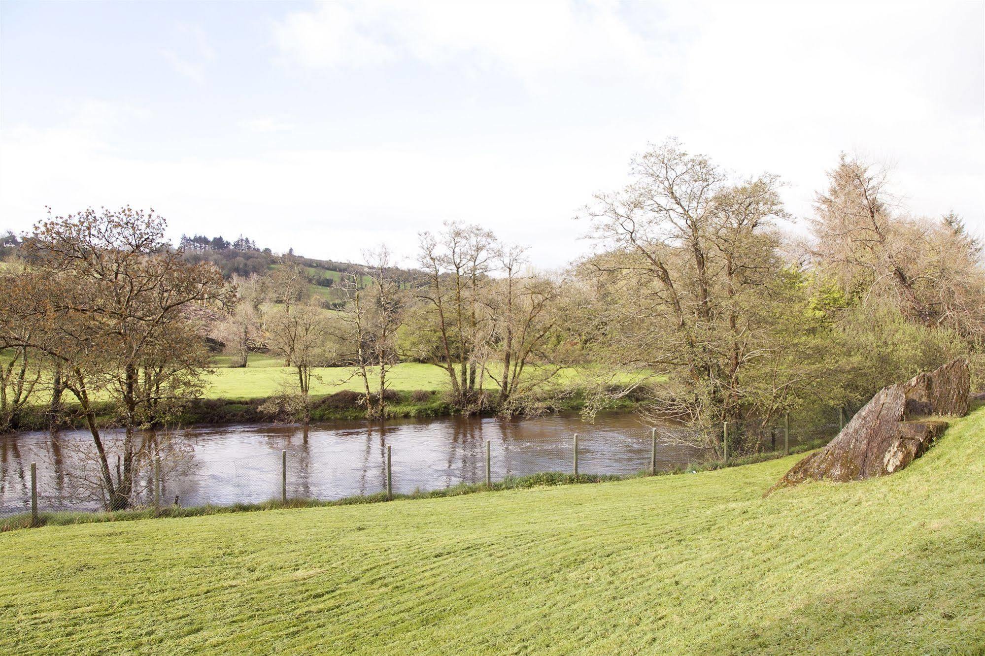 Riverside Park Hotel Macroom Exterior photo